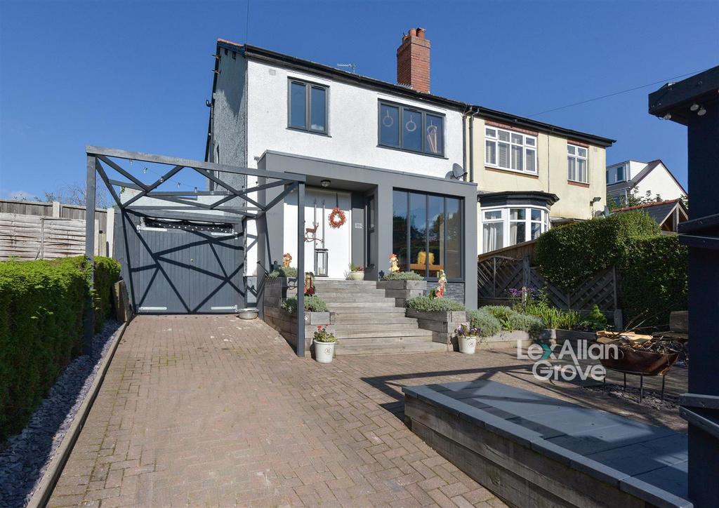 Barrs Road, Cradley Heath 4 bed semidetached house £325,000