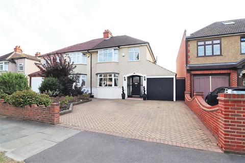 14 Lyndhurst Road, Bexleyheath, DA7 6DF