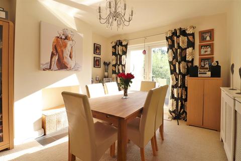 14 Lyndhurst Road, Bexleyheath, DA7 6DF