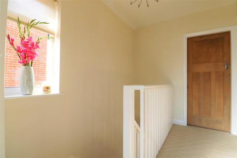 14 Lyndhurst Road, Bexleyheath, DA7 6DF