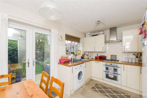 40 Pemberley Chase, West Ewell, Epsom, KT19 9LL