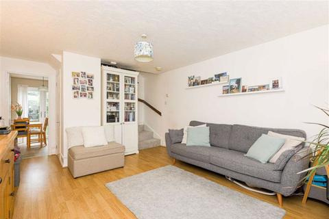 40 Pemberley Chase, West Ewell, Epsom, KT19 9LL