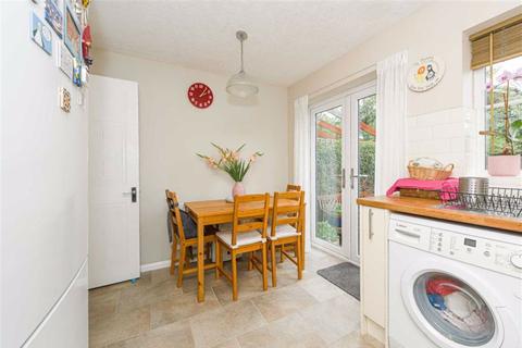 40 Pemberley Chase, West Ewell, Epsom, KT19 9LL