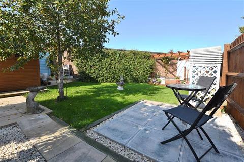 8 Court Close, Bishops Tachbrook, Leamington Spa, CV33 9RX
