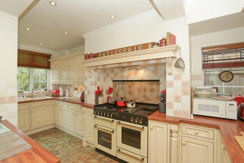 12 Avenue Gardens, Cliftonville, Margate, CT9 3BD