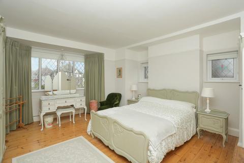 12 Avenue Gardens, Cliftonville, Margate, CT9 3BD