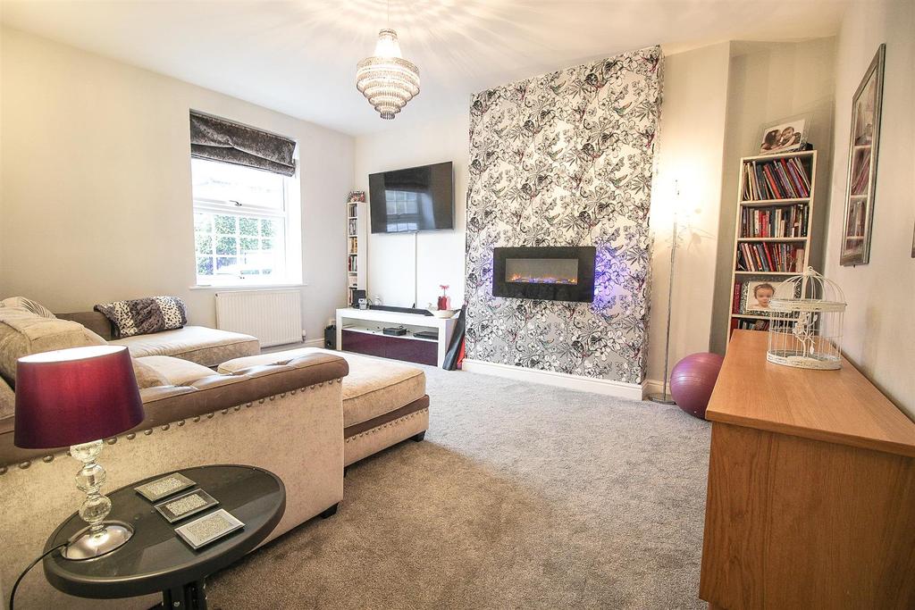 Enfield Road, Hunt End, Redditch 4 bed mews £325,000
