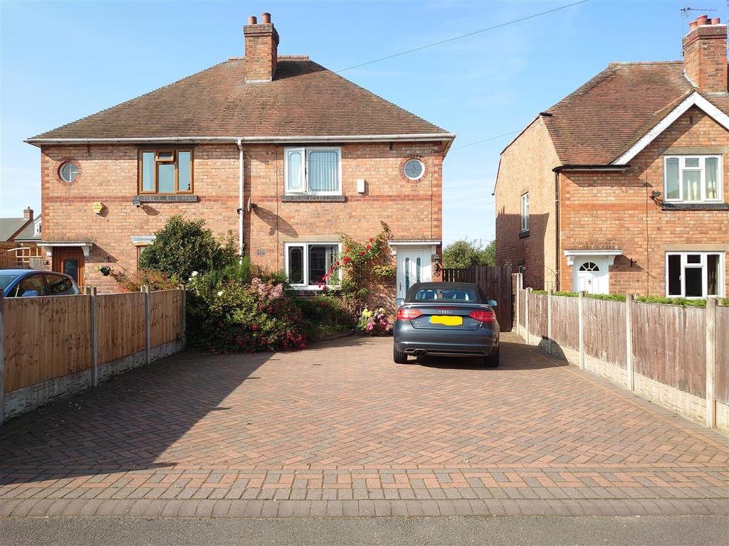 Parkfield Road, Coleshill 2 bed semidetached house £240,000