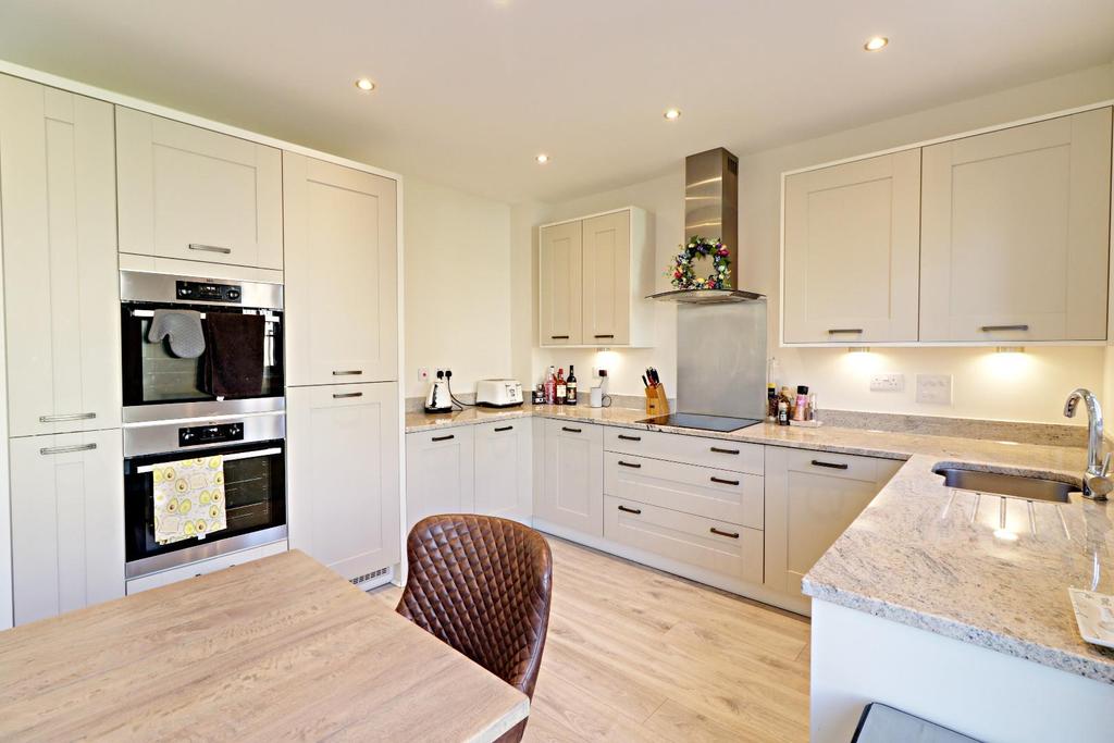 Dining kitchen