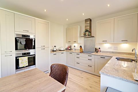 8 Bletchley Way, Horsforth, Leeds, LS18 4FZ