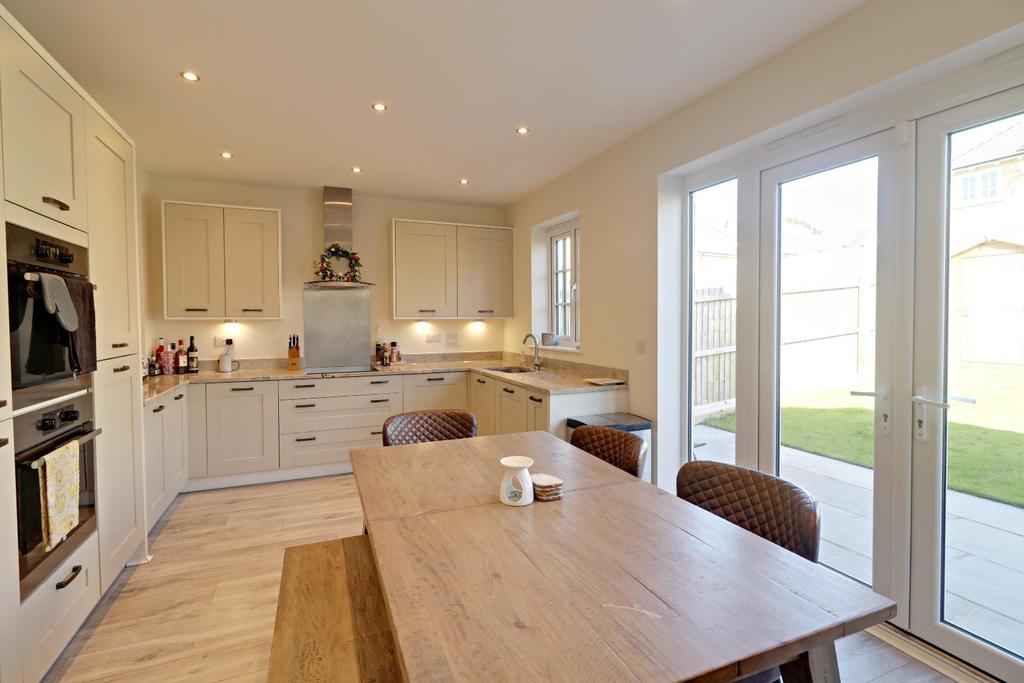 Dining kitchen