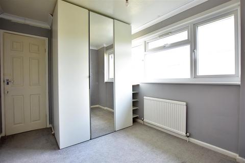 1 Grangeways Close, Northfleet, Gravesend, DA11 8NX