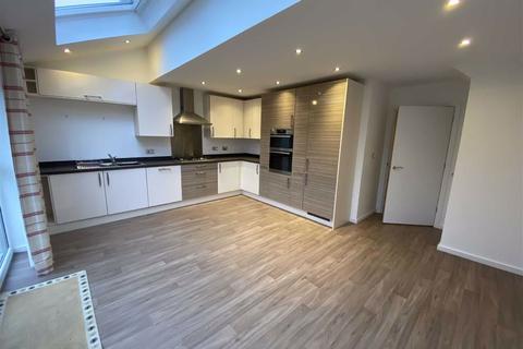 16 Neptune Close, Salford, M7 1AX