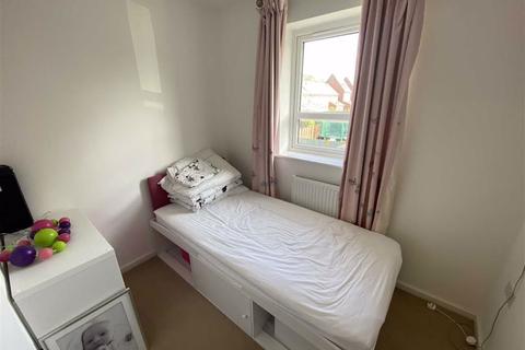 16 Neptune Close, Salford, M7 1AX