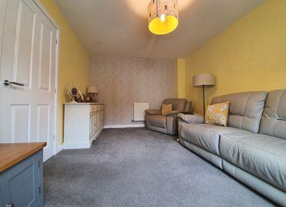 9 Poplar lounge3.JPG