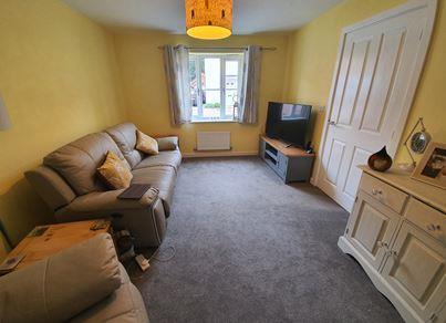 9 Poplar lounge1.JPG