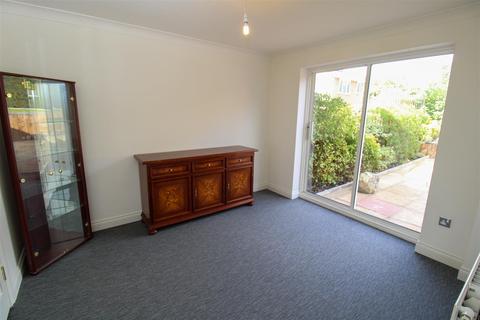 26 Whiteheart Close, Northampton, NN3 9GA