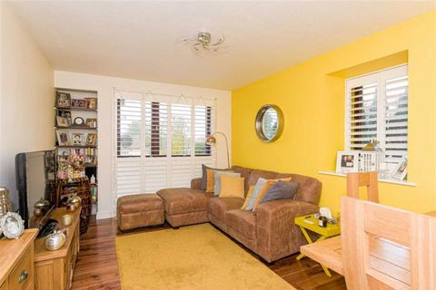 2 Hillside Close, Banstead, SM7 1ET