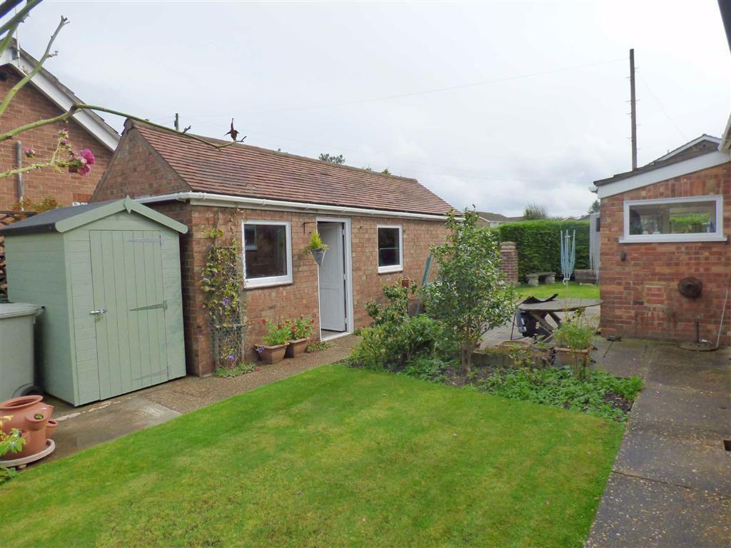 Detached garage
