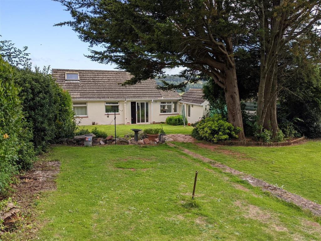 Higher Westonfields, Totnes 2 bed bungalow £399,950