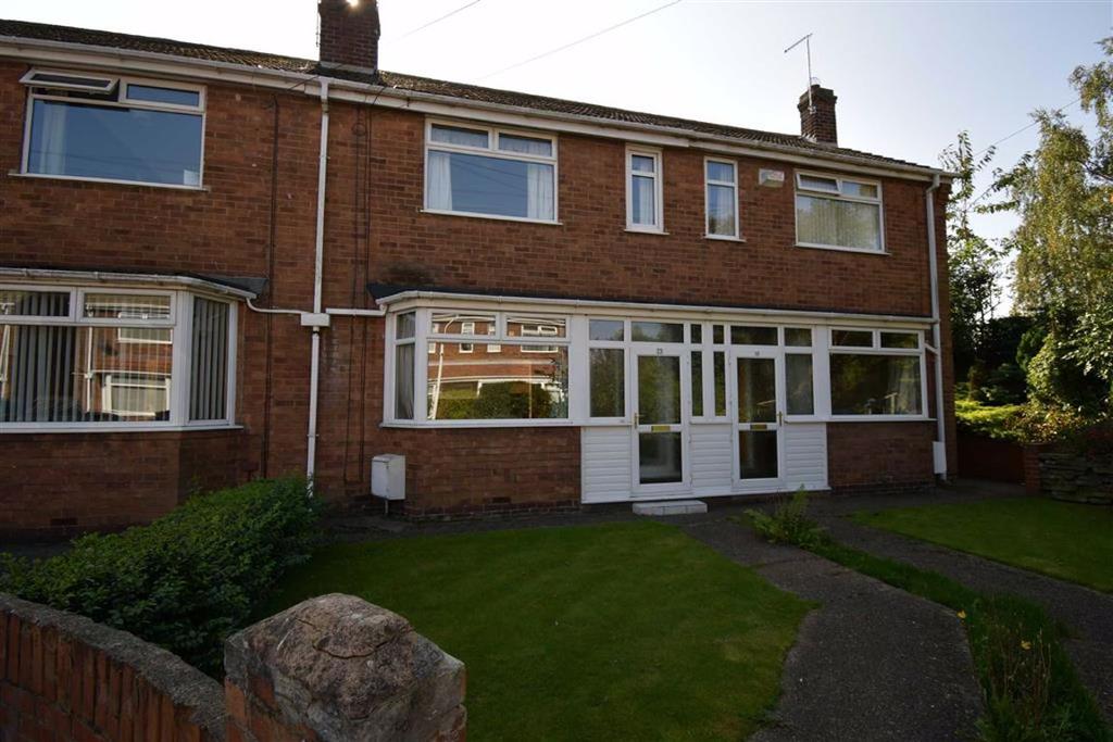 Pendeen Grove, Lamorna Avenue, Hull, HU8 2 bed terraced house £82,500