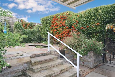 14 Augustus Drive, Alcester, B49 5HH