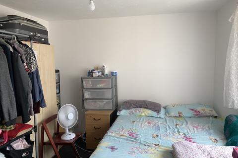 158 Burket Close, Southall, UB2 5NU