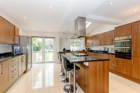 36 Courtenay Road, Worcester Park, KT4 8RY
