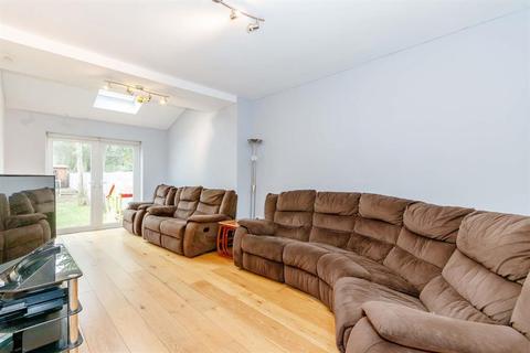 36 Courtenay Road, Worcester Park, KT4 8RY