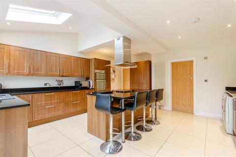 36 Courtenay Road, Worcester Park, KT4 8RY