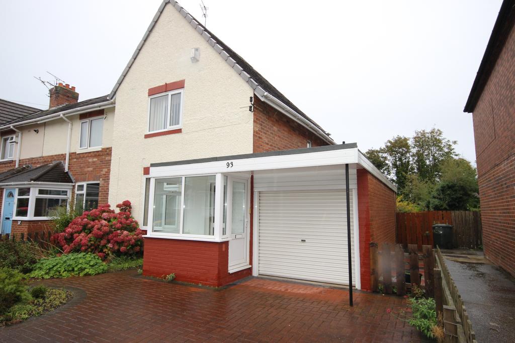 Links Road, Cullercoats, North Shields, NE30 3EA 2 bed semidetached