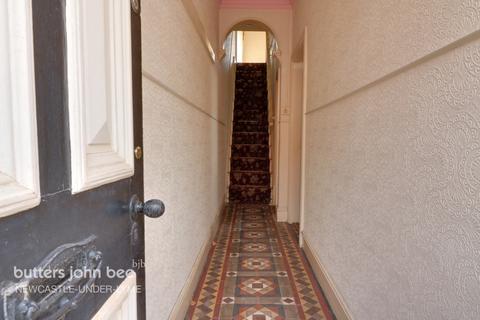 33 Ashfields New Road, Newcastle, ST5 2DH
