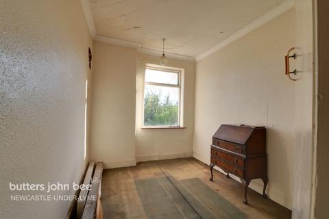 33 Ashfields New Road, Newcastle, ST5 2DH