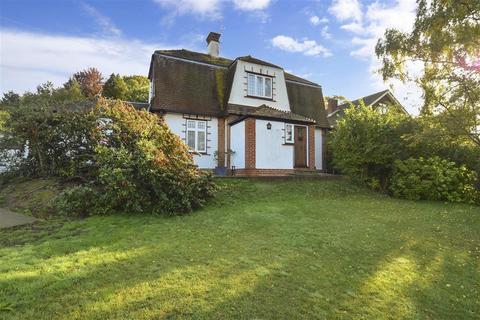 119 Downs Road, Istead Rise, Gravesend, DA13 9HD