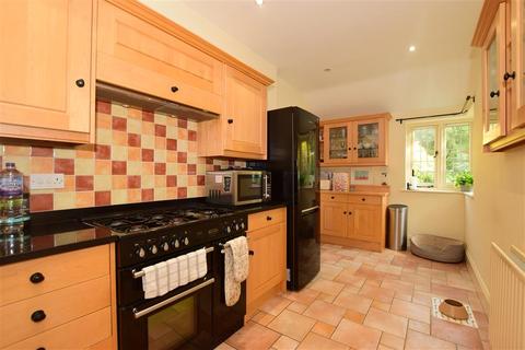 119 Downs Road, Istead Rise, Gravesend, DA13 9HD