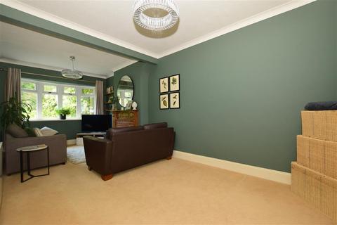 119 Downs Road, Istead Rise, Gravesend, DA13 9HD