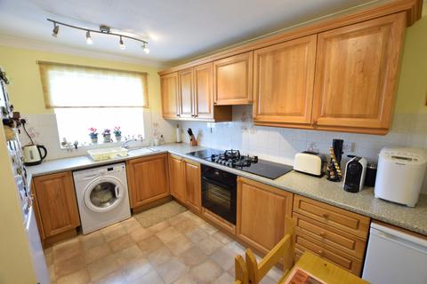 2 Banister Close, Clacton-on-sea, CO16 8XD