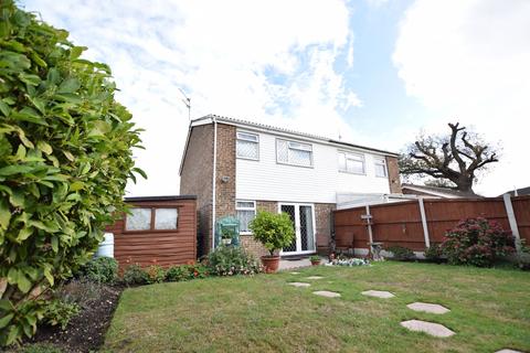 2 Banister Close, Clacton-on-sea, CO16 8XD