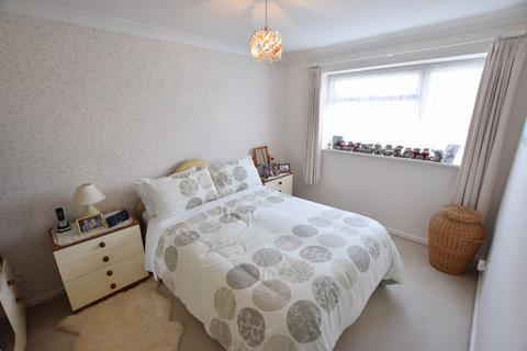 2 Banister Close, Clacton-on-sea, CO16 8XD