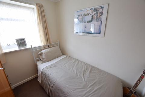 2 Banister Close, Clacton-on-sea, CO16 8XD