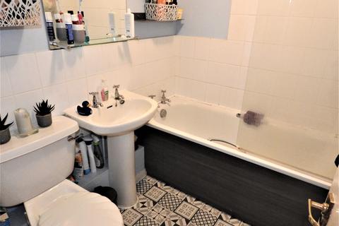 153 Autumn Drive, Sutton, SM2 5FA