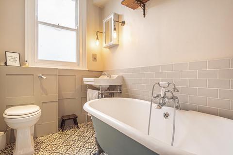 136 Faraday Road, London, SW19 8PB