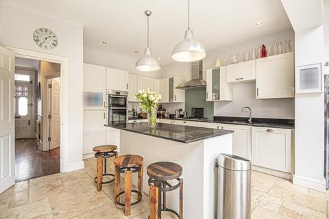 136 Faraday Road, London, SW19 8PB