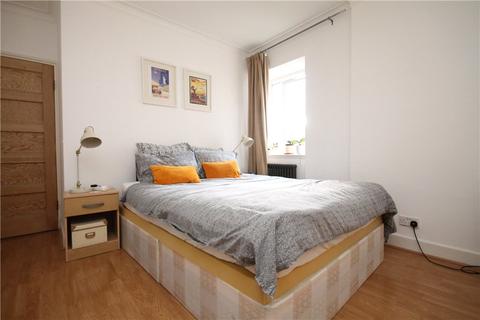 115 Watchfield Court, London, W4 4ND