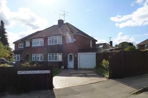 3 bedroom house to rent, Robindale Avenue, Earley