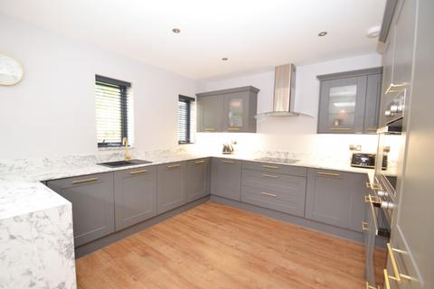 10 Ascot Road, Broadstone, BH18 9EZ