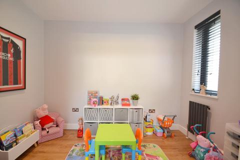 10 Ascot Road, Broadstone, BH18 9EZ