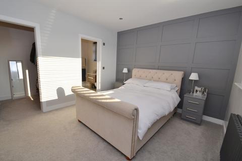 10 Ascot Road, Broadstone, BH18 9EZ