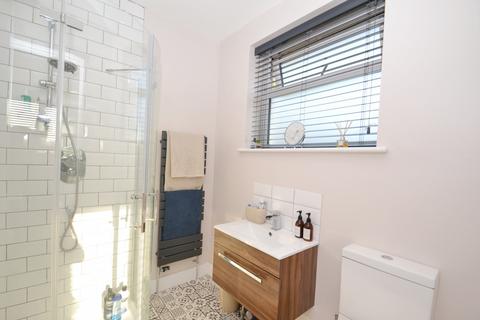10 Ascot Road, Broadstone, BH18 9EZ