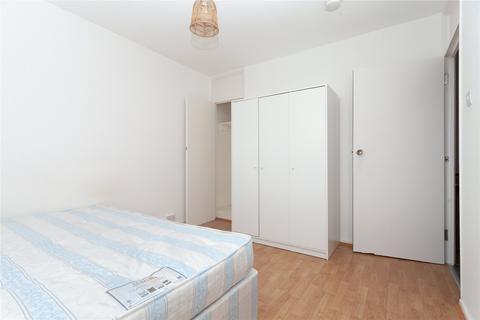 3 bedroom flat to rent, Purcell Street, London